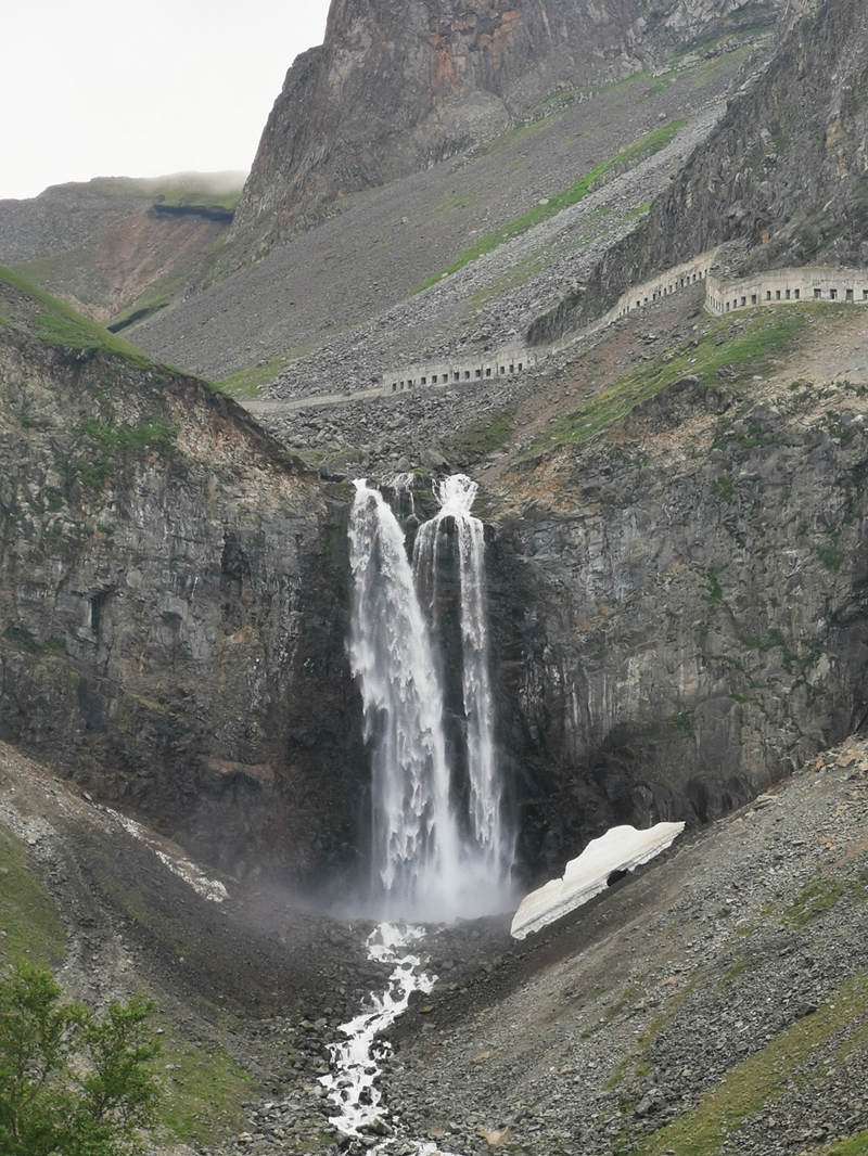 長白瀑布。（資料照片）人民網李洋攝