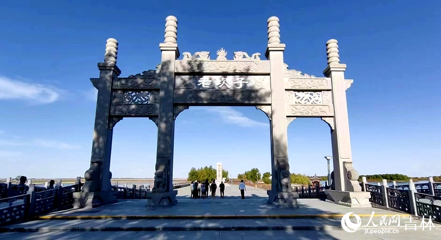 老坎子碼頭觀光游覽。人民網 石天蛟攝