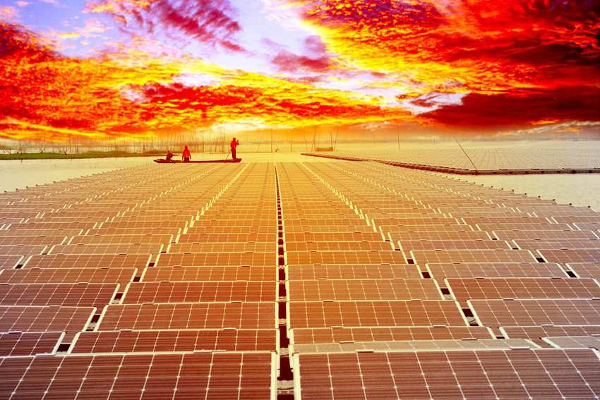 《火紅吉電 水上光伏》。金國華 攝