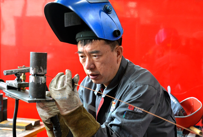 《大國工匠李萬君》。楊暘 攝