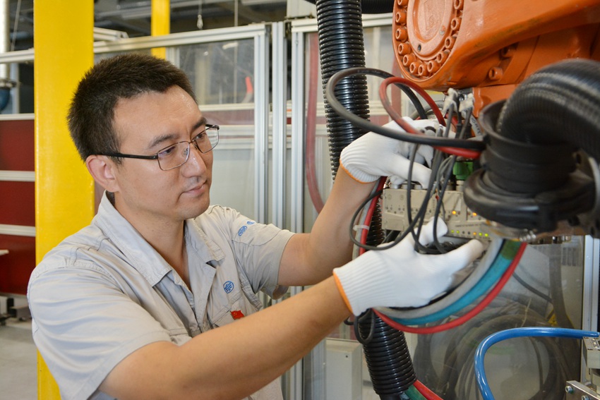 《 一汽技能大師金濤》。倪楠 攝