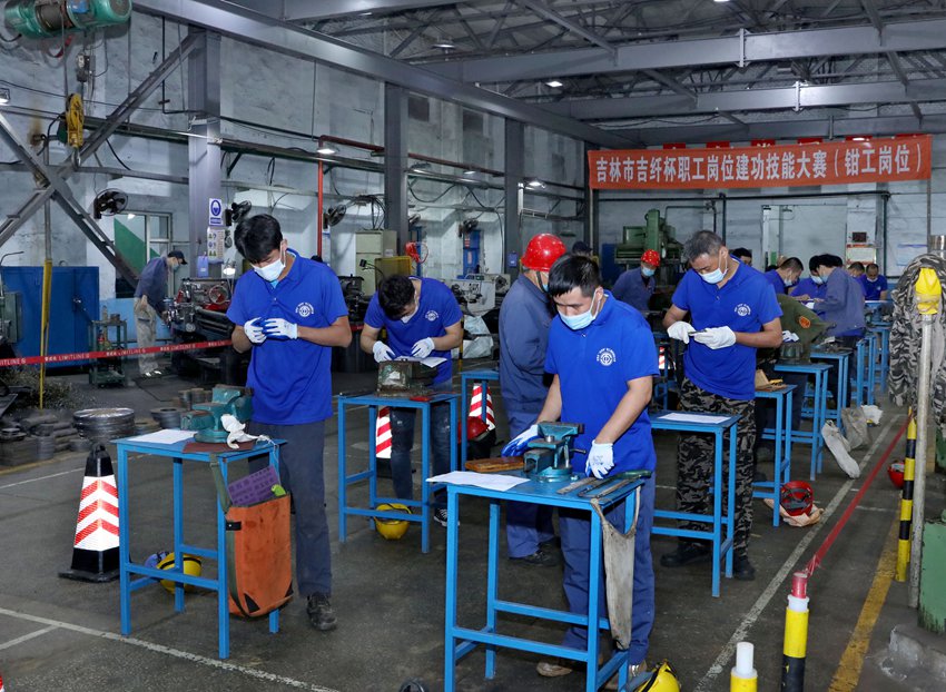 《“吉纖杯”職工技能比賽》。孫劍峰 攝 