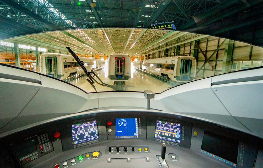 《中國高鐵吉林造》?；舸汗?攝