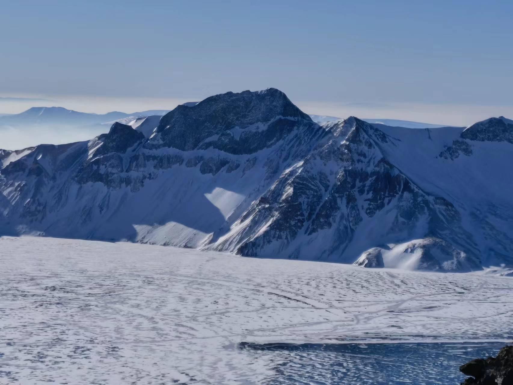 長白山冬日風光。人民網李洋 攝