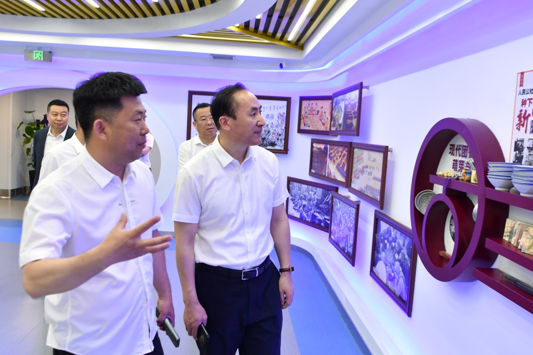 萬春江在省千喜餐飲集團有限公司調研