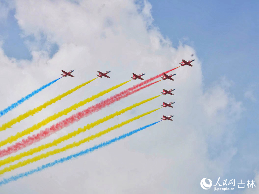 2023年空軍航空開放活動·長春航空展開幕。人民網記者 李洋攝