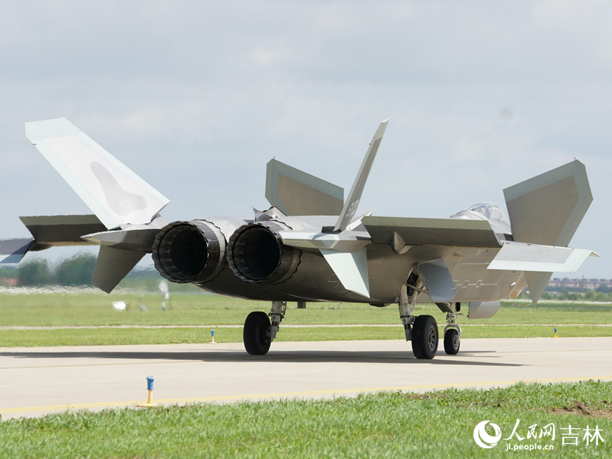 2023年空軍航空開放活動·長春航空展開幕。人民網記者 李洋攝