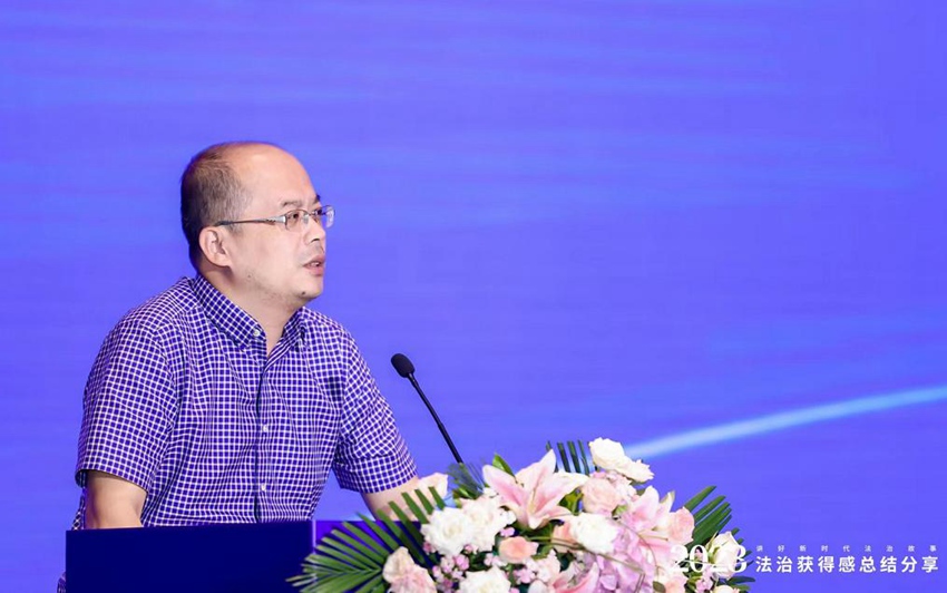 中國政法大學應急管理法律與政策研究基地主任、中國政法大學法治政府研究院教授、博士生導師林鴻潮作總結分享（郭肅檸 攝）