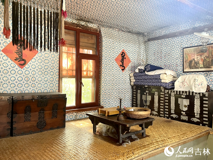 滿族大院、關東三寶館、獵戶人家、人參文化歷史館等景觀景點，記錄著一個個美麗傳說和動人故事。人民網記者 李思玥攝