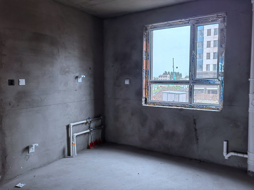 室內地熱管線完成鋪裝。人民網記者 馬俊華攝