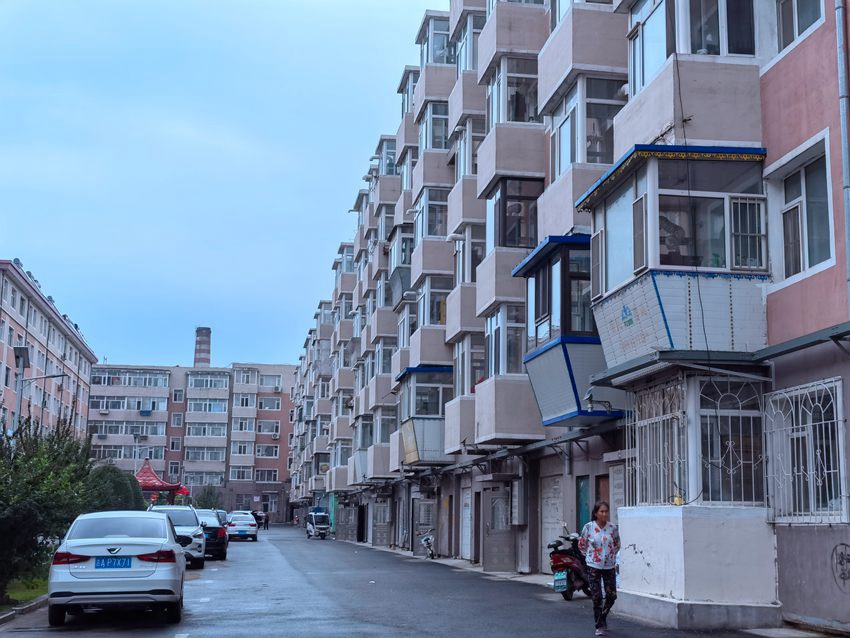 和平小區外立面整潔干凈。人民網記者 馬俊華攝