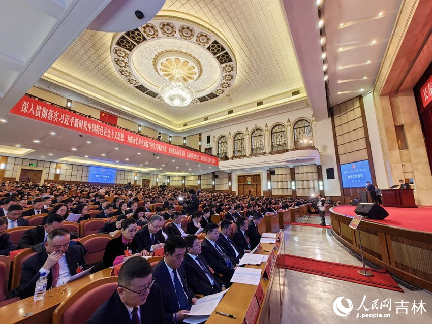 1月10日，長春市第十六屆人民代表大會第三次會議開幕。人民網記者李洋攝