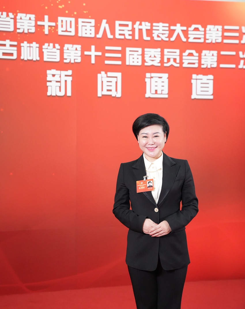 吉林省政協委員，中儲糧管理集團公司吉林分公司黨委書記、總經理劉紅霞。人民網記者 李洋攝