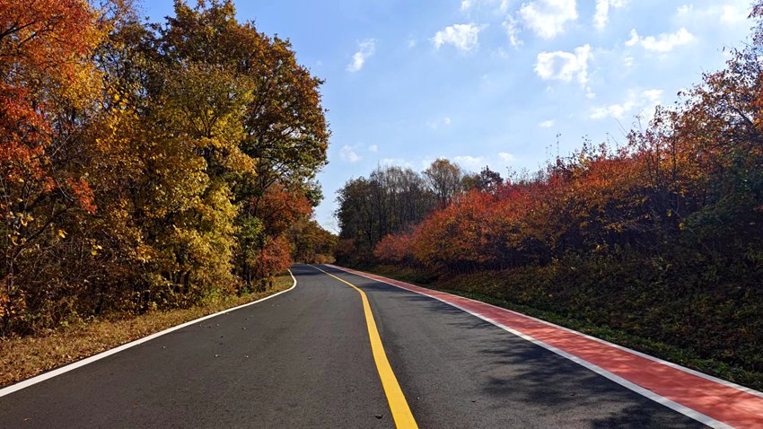 九臺區圍繞紅色文化、冰雪資源、特色民宿，進一步完善道路功能。九臺區委宣傳部供圖