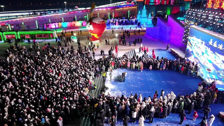 長春動植物園（西游記主題樂園）場面火爆。