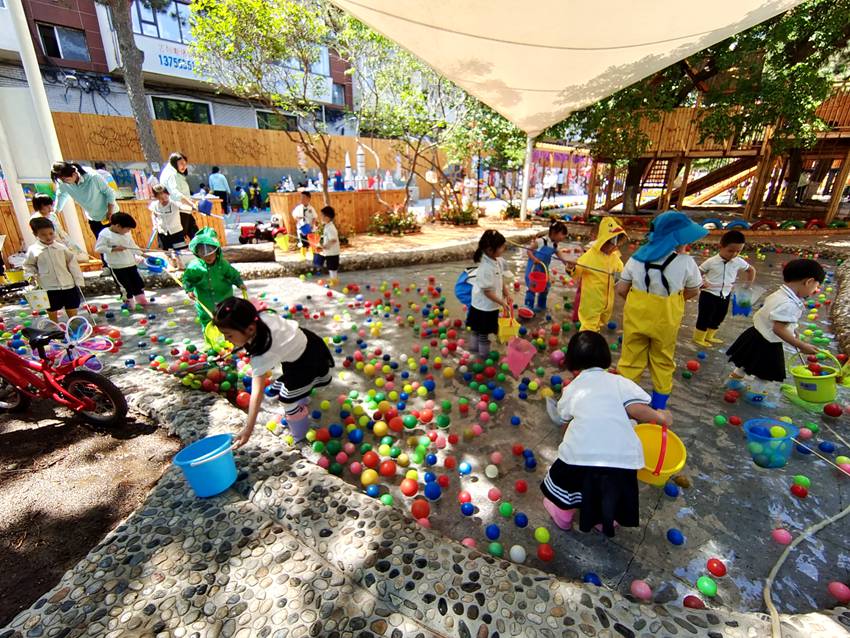 長春市人民政府機關第二幼兒園戶外趣味教育展示