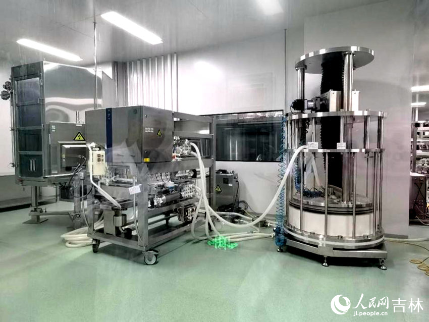 高配置蛋白純化生產系統。人民網記者 馬俊華攝