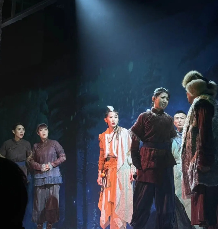 吉林省首個大型室內演藝《粉雪傳奇》在長白山亮相