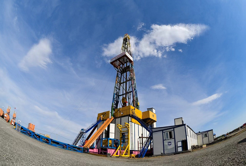 “地殼一號”萬米鉆機執行“松科2井”科學鉆探任務。