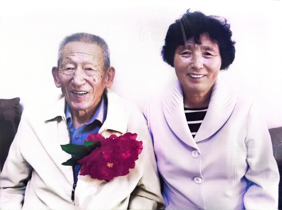 2012年，徐淑子在延吉市公園橋頭尋訪到的第一位健在抗美援朝老兵金英實。