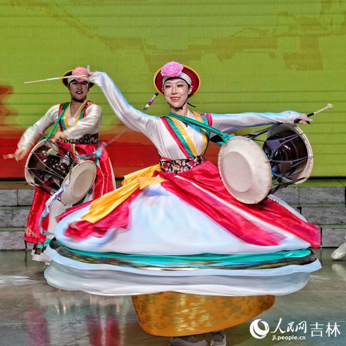 朝鮮族象帽舞表演。人民網記者 李洋攝