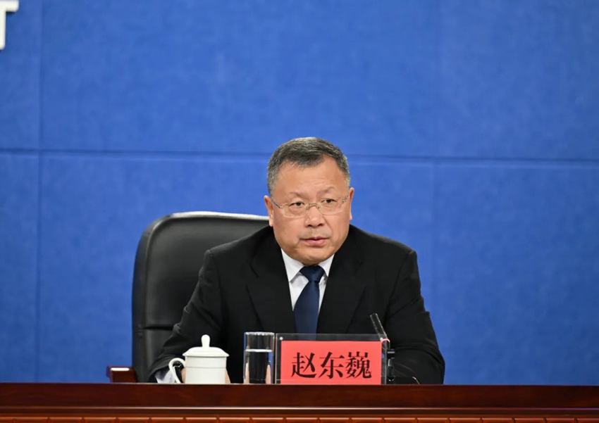 吉林省高級人民法院副院長趙東巍發言。（吉林發布）