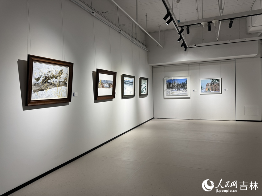 “以冰雪之名”冰雪題材美術作品邀請展。人民網記者 李思玥攝