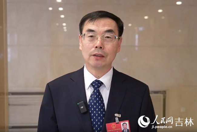 長春市人大代表，東北師范大學黨委副書記、紀委書記劉九慶。人民網記者 李成偉攝