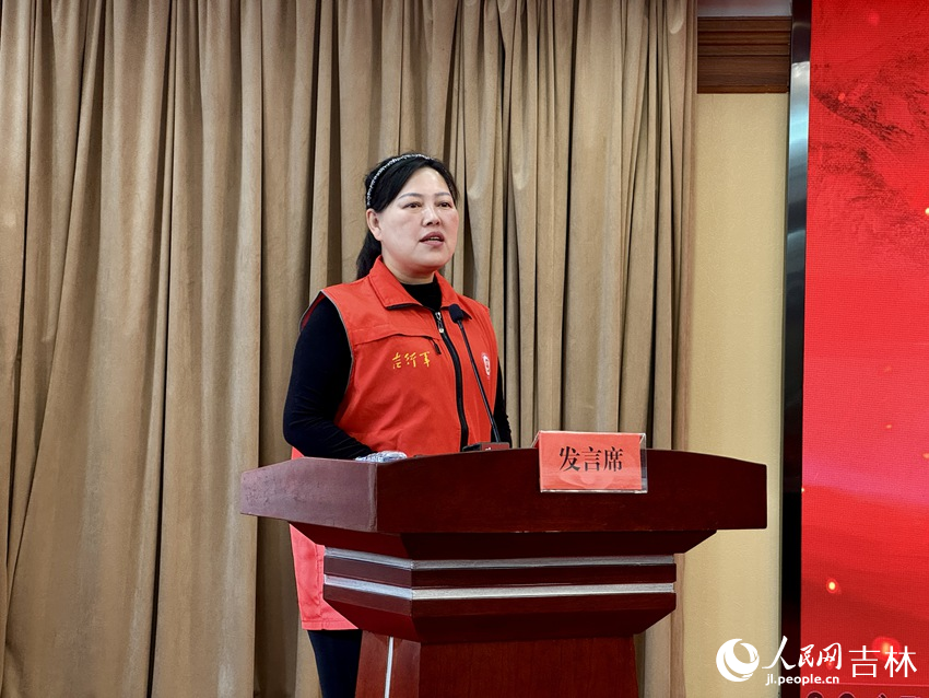 退役軍人志愿者代表袁亞光在發布會上做表態發言。人民網記者 李思玥攝