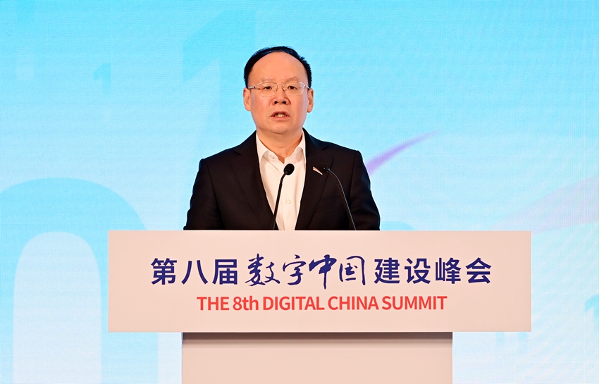 中國第一汽車集團有限公司董事長、黨委書記邱現東