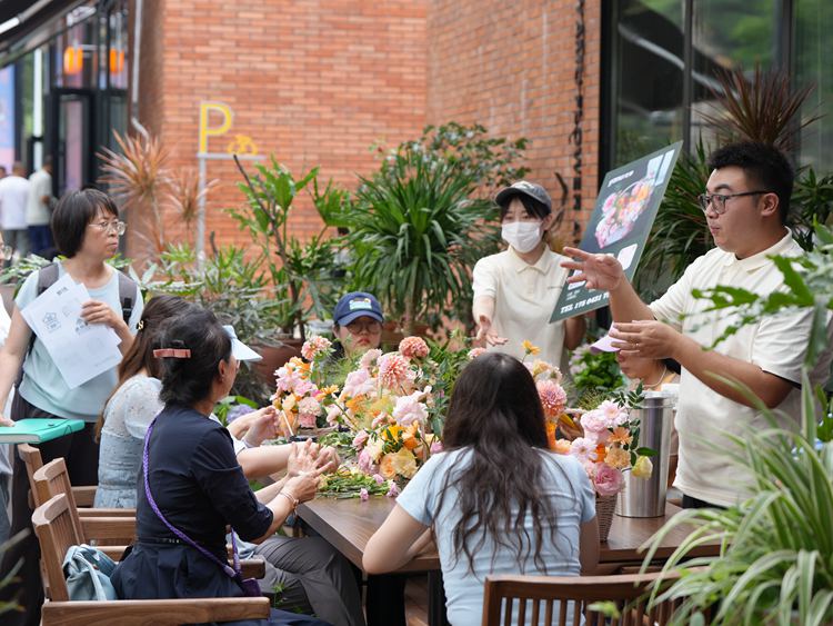 新業態讓街區人氣十足。人民網記者 李洋攝