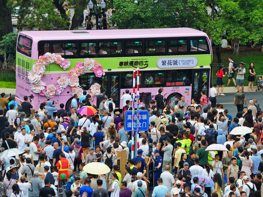 街區開街當天，長春文旅列車同步上線。人民網記者 李洋攝