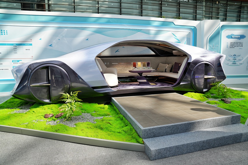 成果展上展示的健康生態艙。人民網記者 李洋攝