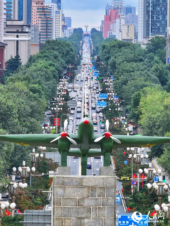 從人民廣場遠眺長春人民大街。人民網記者 李洋攝