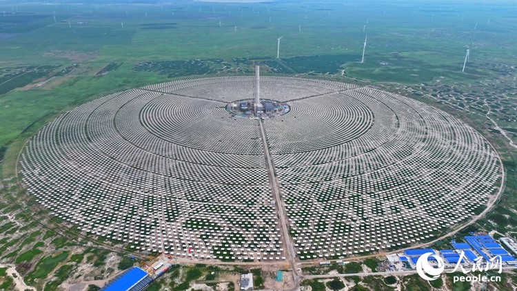 吉西基地魯固直流140萬千瓦外送項目1單元光熱100MW工程正加緊施工。人民網記者 李洋攝