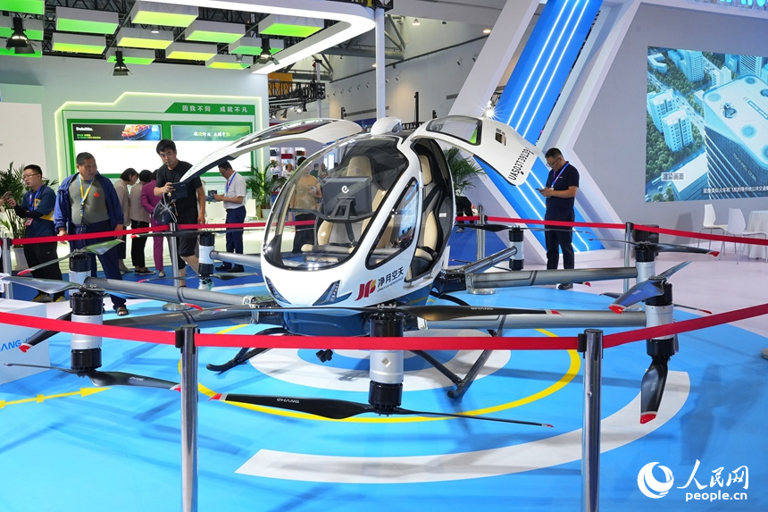 博覽會上展示的飛行器。人民網記者 李洋攝