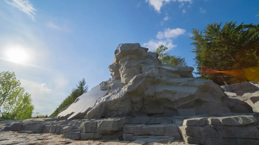 民族英雄楊靖宇雕塑。（圖片來源：吉林楊靖宇干部學院官方網站）