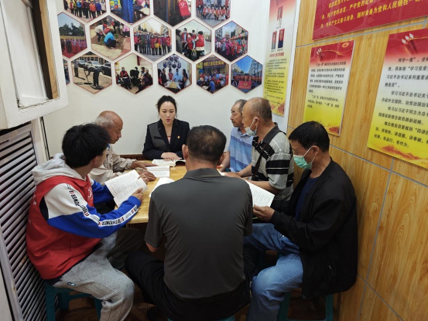 廣興街道越野社區“教師樓”鍋爐房變身黨群服務站。