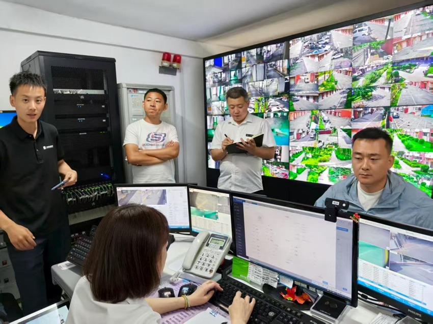 汽開區錦繡街道長沈社區力旺康景小區將老舊模擬監控系統升級為高清數字智慧監控系統。