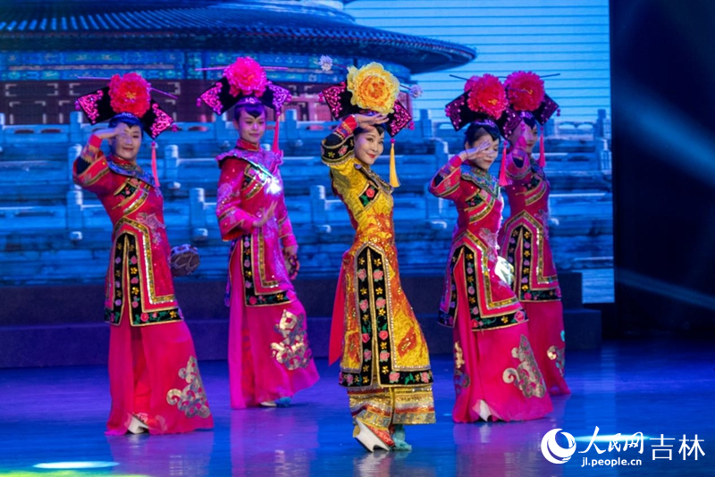 滿族傳統舞蹈《清風響鈴》。實習生 王思皓攝