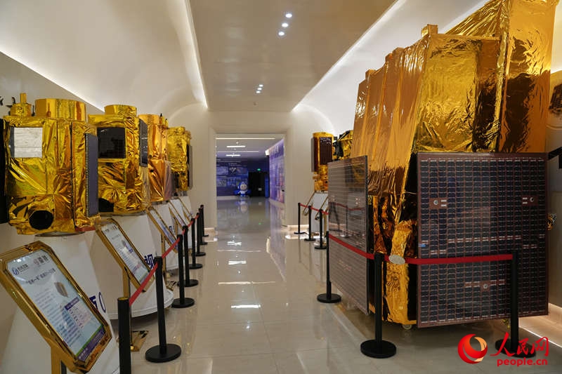 “吉林一號”衛星模型。人民網記者 李洋攝