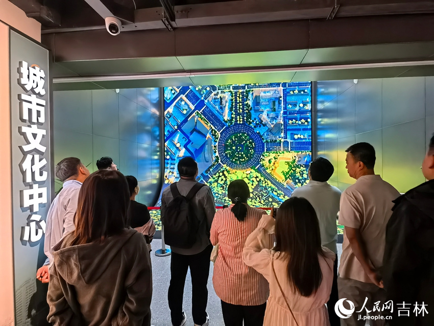 游客參觀長春歷史文化博物館。人民網記者 馬俊華攝