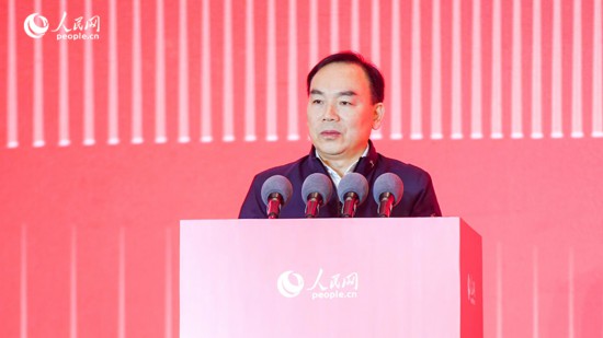 中央網信辦網絡社會工作局副局長石現升致辭。人民網記者 李洋攝