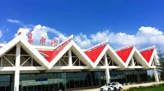 長白山機場。