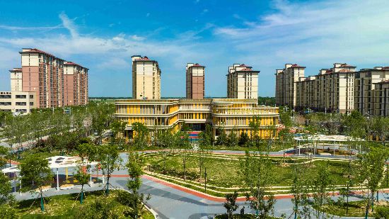 作品《大美雄東》，作者：王勝男